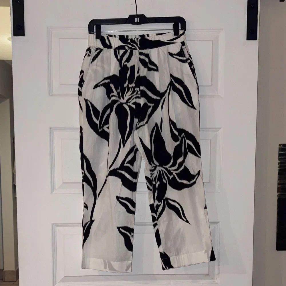 Alembika Black and White Floral Cotton Pants, NWOT